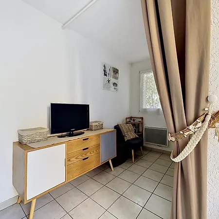 4102- Avec Terrasse Apartamento